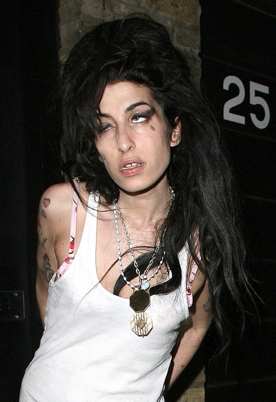 Celebrity Clothing Lines on Amy Winehouse     New Fashion Line    Omg